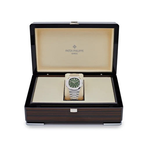 Patek Philippe Nautilus Green Dial Date Display Silver Stainless Steel Chain